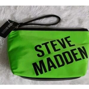 STEVE MADDEN Vibrant Green Cosmetic Case NWT